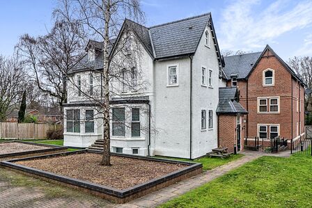 Ash Lea Grange, 2 bedroom  Flat for sale, £265,000