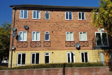 Liverpool Road, 2 bedroom  Flat to rent, £950 pcm
