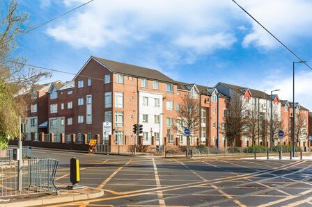 Sugar Mill Square, 2 bedroom  Flat for sale, £130,000