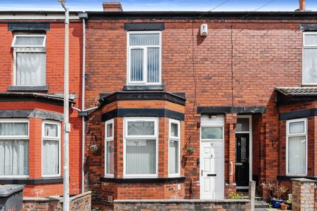 3 bedroom Mid Terrace House to rent