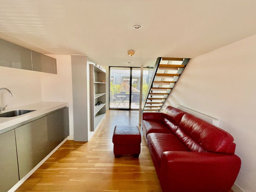 Kitchen / Dining Area