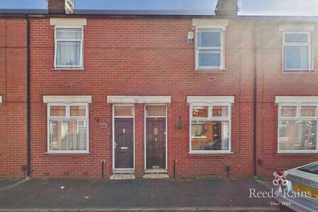 Lyndhurst Street, 2 bedroom Mid Terrace House to rent, &pound;1,100 pcm
