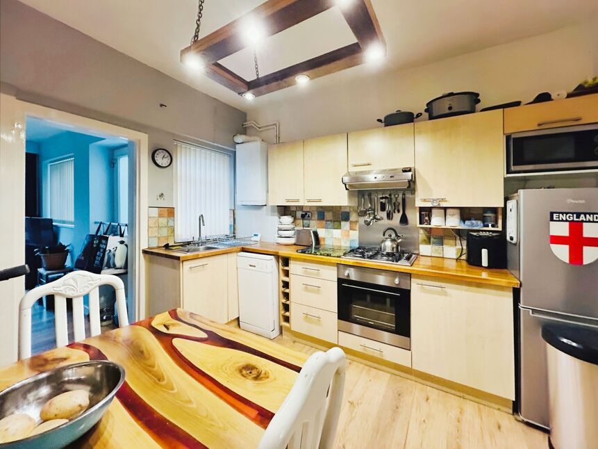 2 bedroom Mid Terrace House for sale, Fram Street, Salford, M6 £155,000