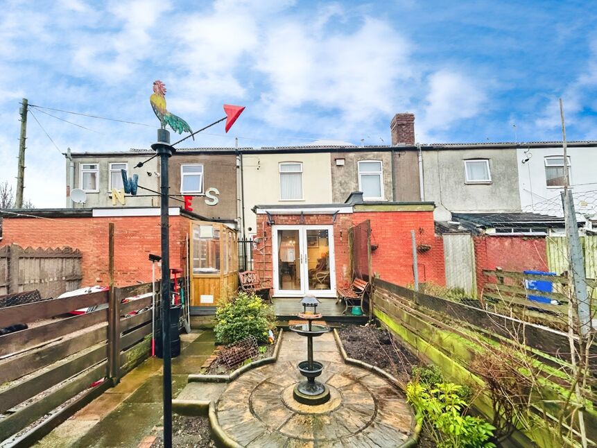 2 bedroom Mid Terrace House for sale, Fram Street, Salford, M6 £155,000