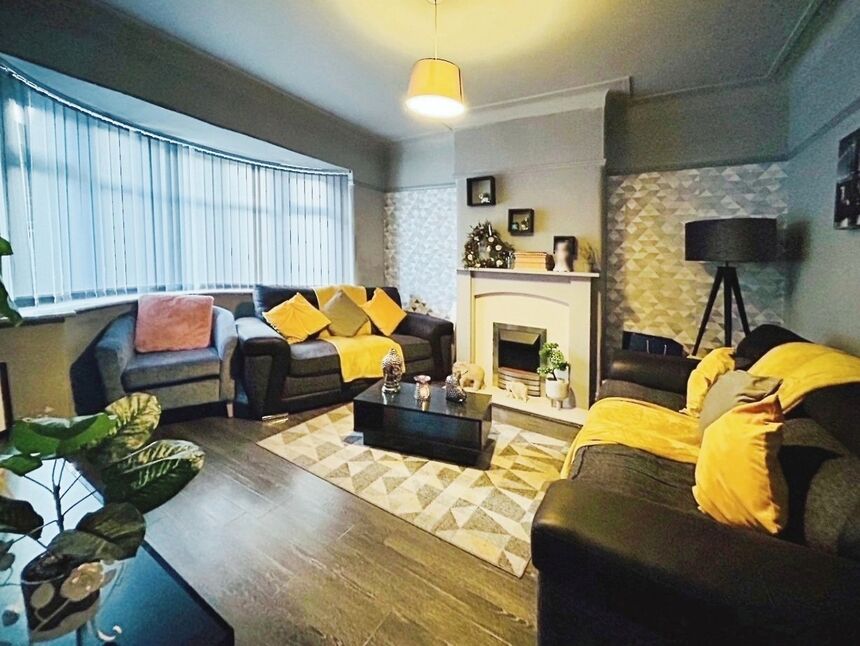 3 bedroom Semi Detached House for sale, Littleton Road, Salford, M7 £