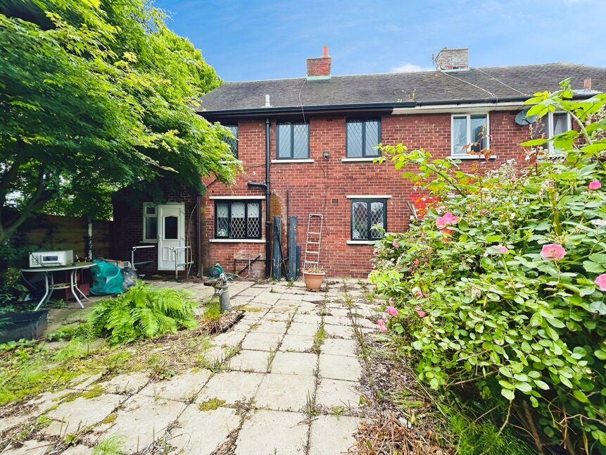 3 bedroom Semi Detached House for sale, Stott Lane, Salford, M6 £200,000