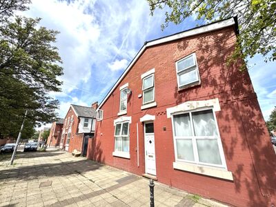 4 bedroom End Terrace House for sale