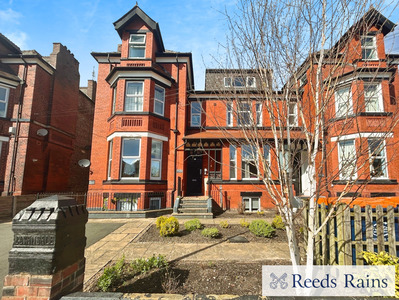 Victoria Crescent, 1 bedroom  Flat for sale, £100,000