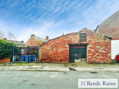 End Terrace Bungalow for sale