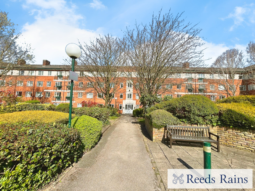 Main image of 2 bedroom Flat for sale, Eccles New Road, Salford, Greater Manchester, M5