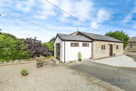 Bowers Lane, 2 bedroom Detached Bungalow to rent, £850 pcm