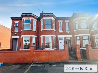 4 bedroom Mid Terrace House for sale