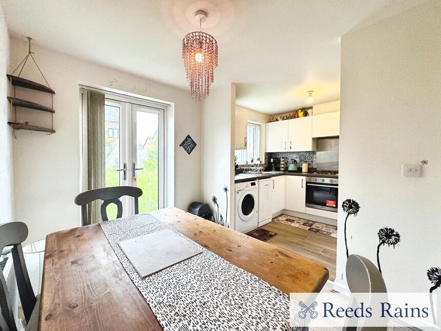 Kitchen / Dining Area