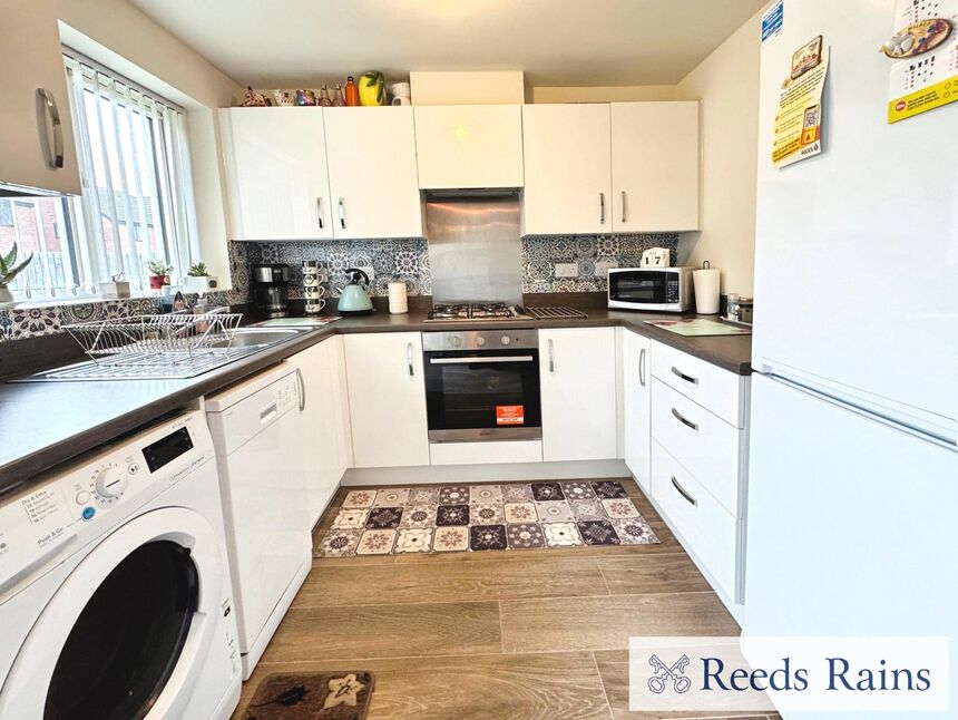 Kitchen / Dining Area
