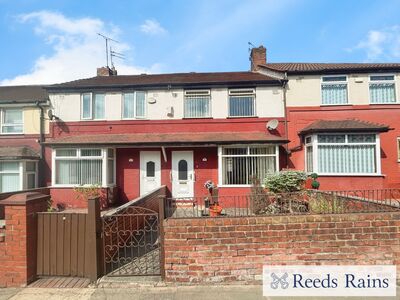 3 bedroom Mid Terrace House for sale