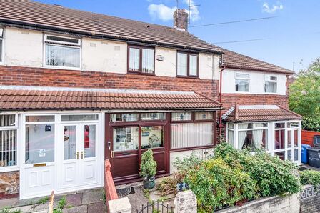3 bedroom Mid Terrace House for sale
