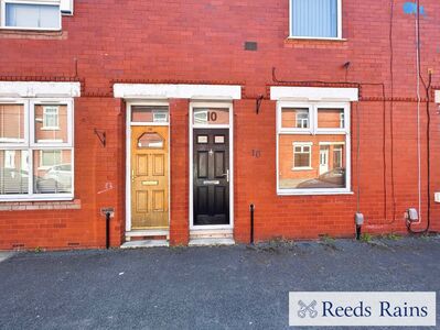 2 bedroom Mid Terrace House for sale