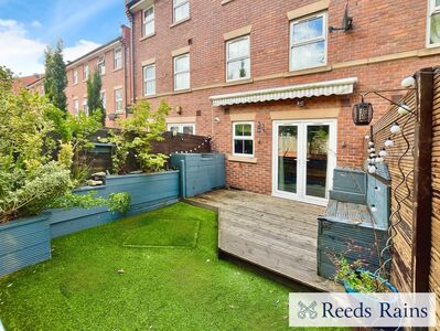 Bandy Fields Place, 4 bedroom Mid Terrace House to rent, £1,500 pcm