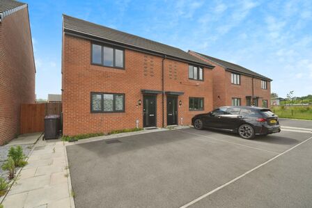 Poppy Lane, 2 bedroom Semi Detached House for sale, £250,000