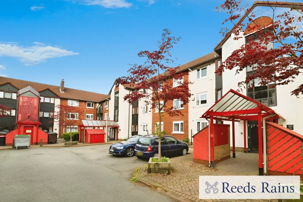 Main image of 3 bedroom  Flat for sale, Squires Court, Salford, Greater Manchester, M5
