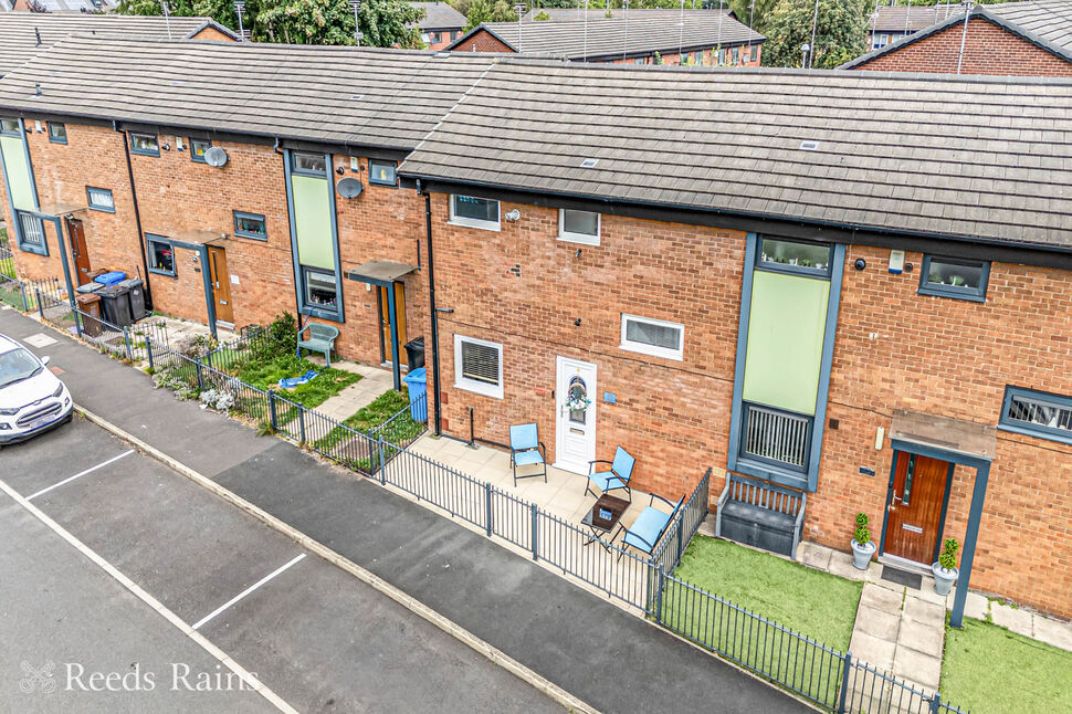 Main image of 3 bedroom Mid Terrace House for sale, Graythorpe Walk, Salford, Greater Manchester, M5