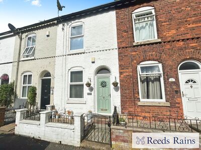 2 bedroom Mid Terrace House for sale
