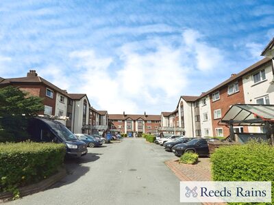 Knights Court, 3 bedroom  Flat for sale, £145,000