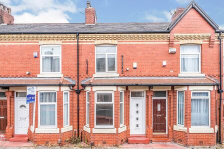 2 bedroom Mid Terrace House for sale