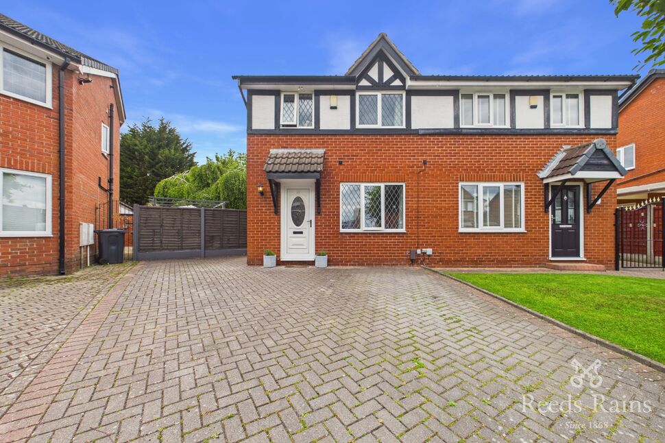 3 bedroom Semi Detached House for sale