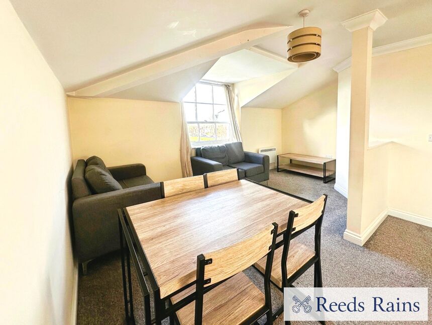 Living / Dining Area