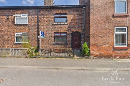2 bedroom Mid Terrace House to rent