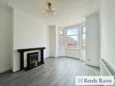 4 bedroom Mid Terrace House for sale