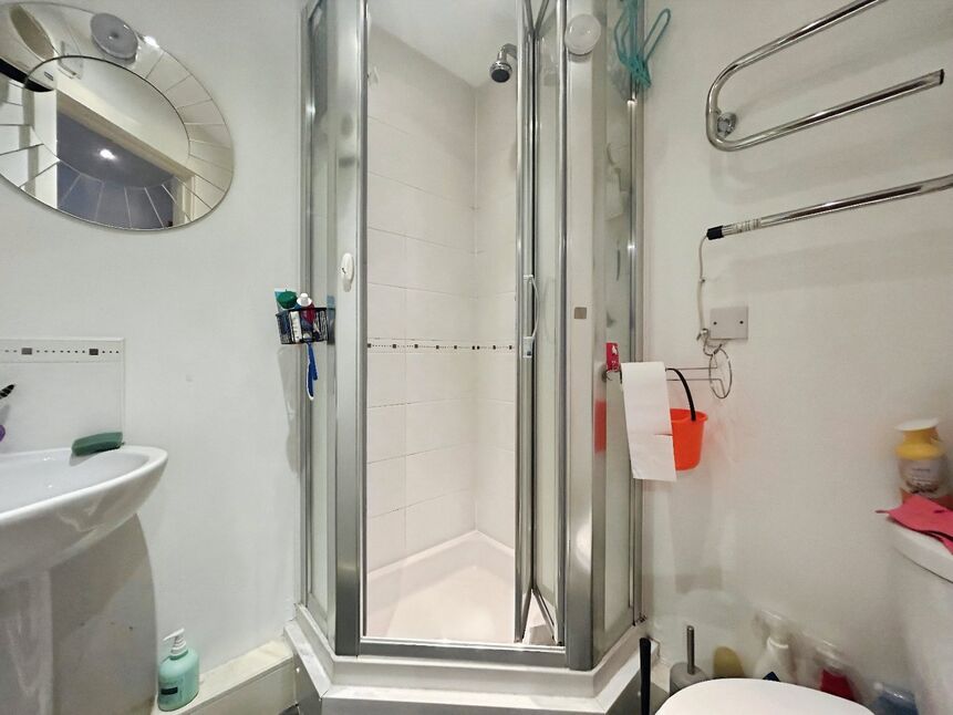 Bedroom One En-Suite