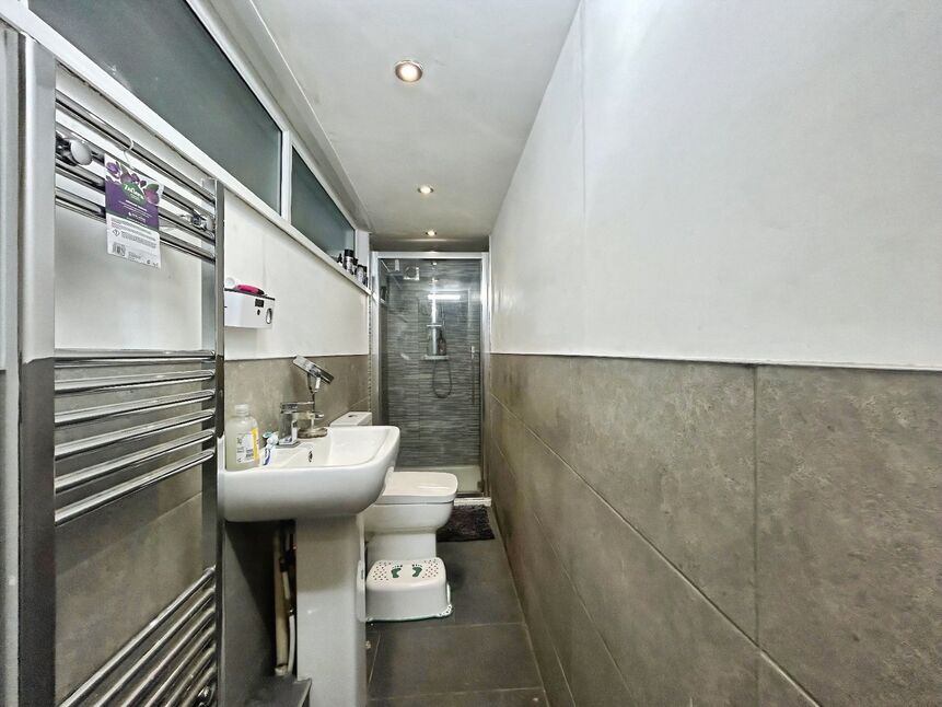 Shower Room / Utility