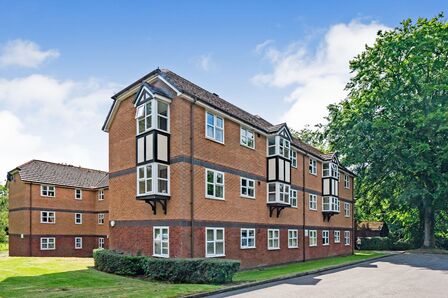 Monroe Close, 2 bedroom Flat for sale, &pound;130,000