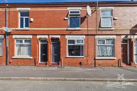 2 bedroom Mid Terrace House for sale