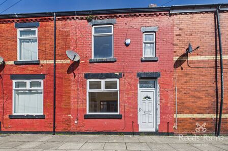 2 bedroom Mid Terrace House for sale