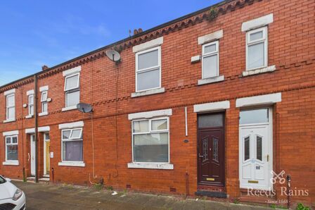 2 bedroom Mid Terrace House for sale