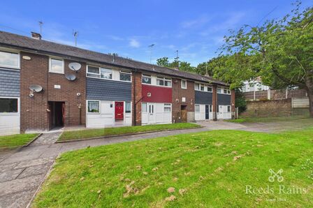 3 bedroom Mid Terrace House for sale