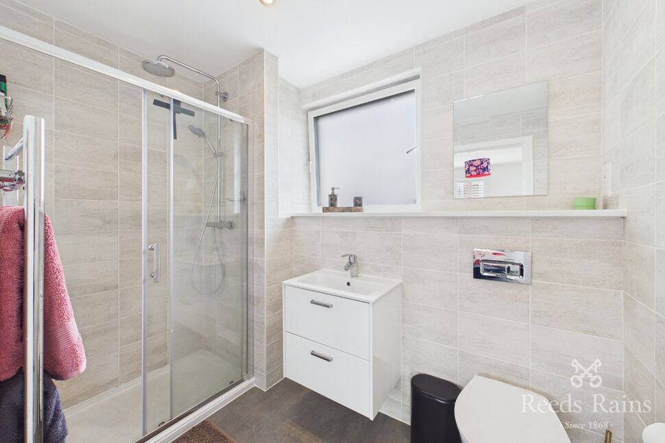 En-Suite Shower Rm 1