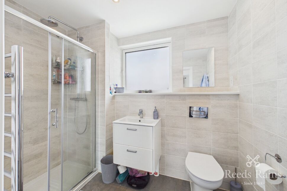 En-Suite Shower Rm 1