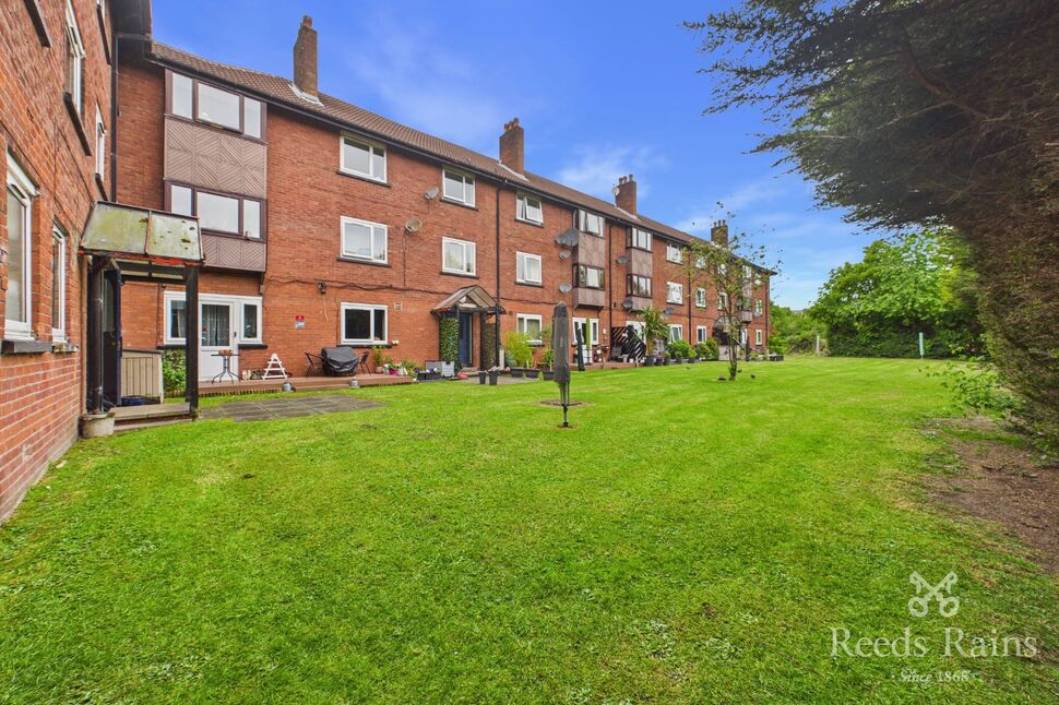 Main image of 2 bedroom Flat for sale, Canterbury Gardens, Salford, Greater Manchester, M5
