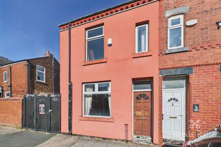 2 bedroom End Terrace House for sale