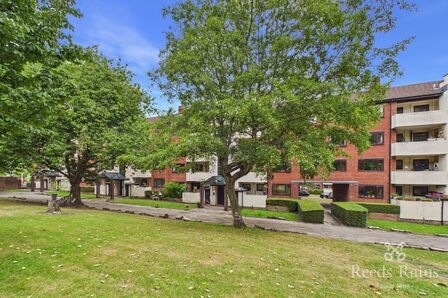 Asgard Drive, 1 bedroom Flat for sale, &pound;110,000