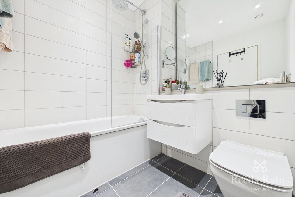 En-Suite Bathroom
