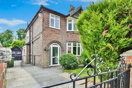 Ainsdale Drive, 3 bedroom Semi Detached Garage to rent, £1,600 pcm