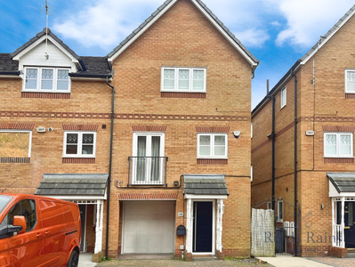 Lawnhurst Avenue, 4 bedroom Mid Terrace House to rent, £1,700 pcm
