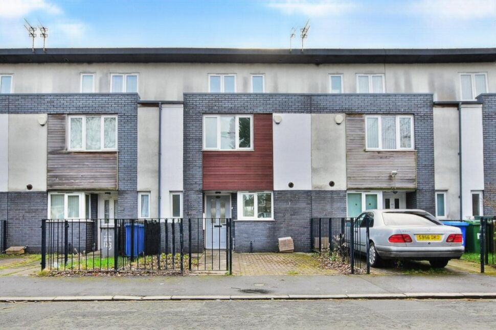 Main image of 3 bedroom Mid Terrace House to rent, Epsom Avenue, Sale, Greater Manchester, M33