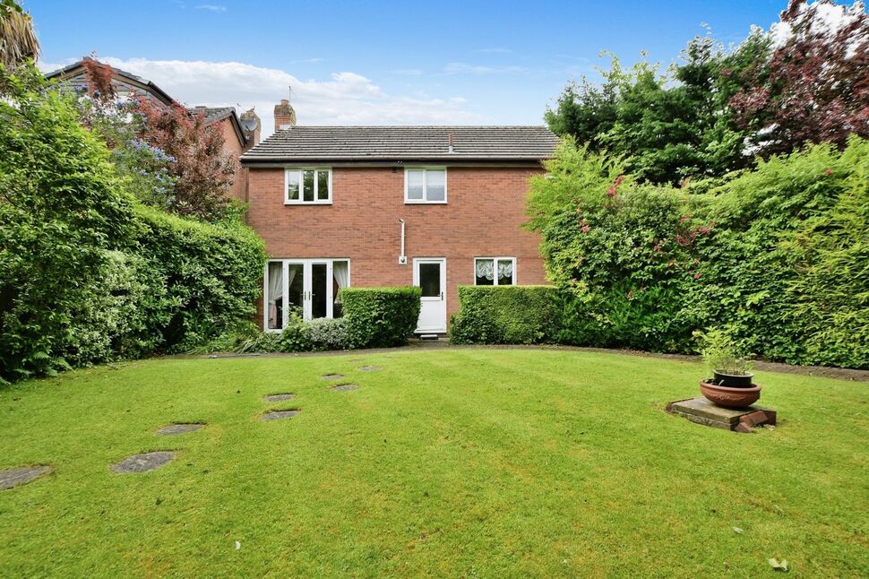 4 bedroom Detached House for sale, Chichester Close, Sale, M33 £620,000