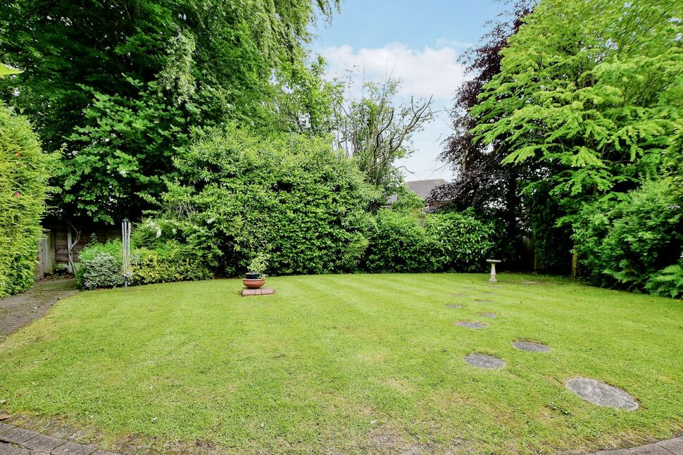 4 bedroom Detached House for sale, Chichester Close, Sale, M33 £620,000